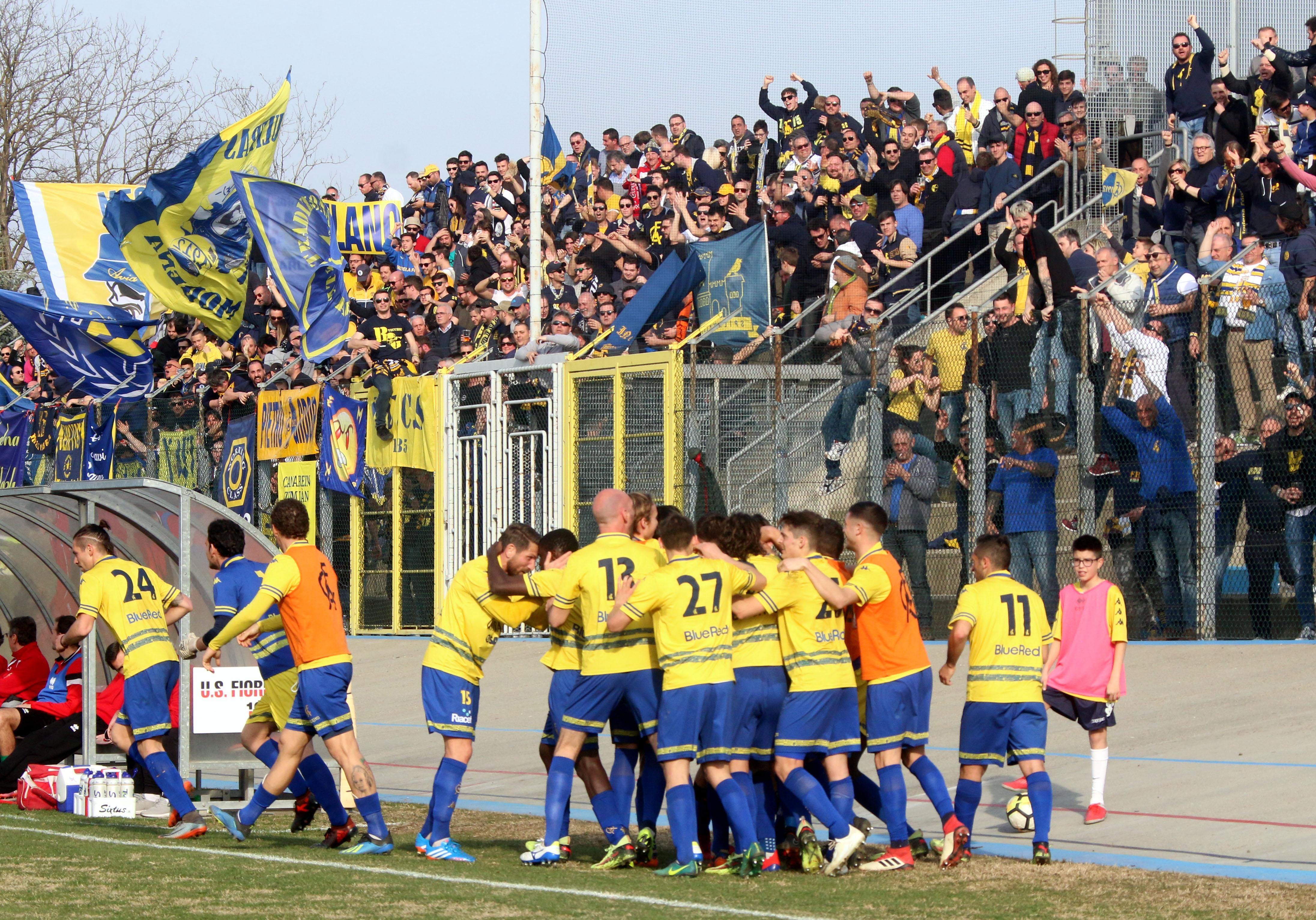 Ferrario-Duca gol, il Modena fa festa con i 600 tifosi gialloblù