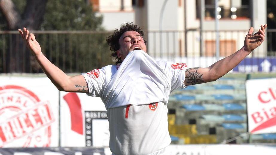 Grifone a passo di carica anche sul San Miniato