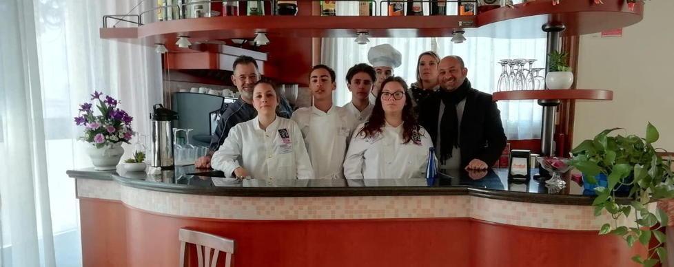 Classe di enogastronomico nelle sale all’hotel Centrale Clienti? I cestisti Under 18