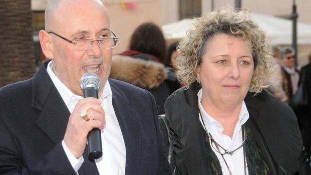 Di Giacinto si presenta per mano alla moglie Elena