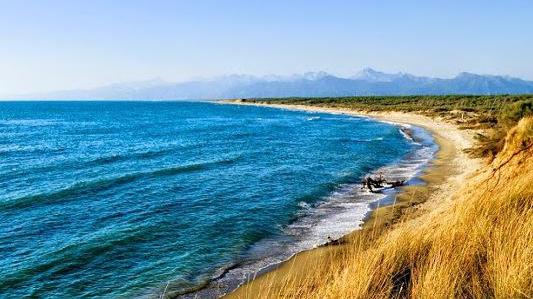 Soldi negati per scarsità di reati ma poi concessi alle spiagge (chiuse)