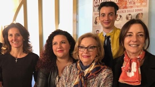 Cantanti ed attori in scena al Verdi contro la violenza sulle donne
