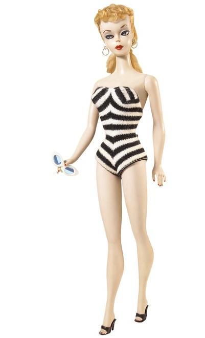 Costume zebrato e con i capelli con una lunga coda: la prima Barbie
