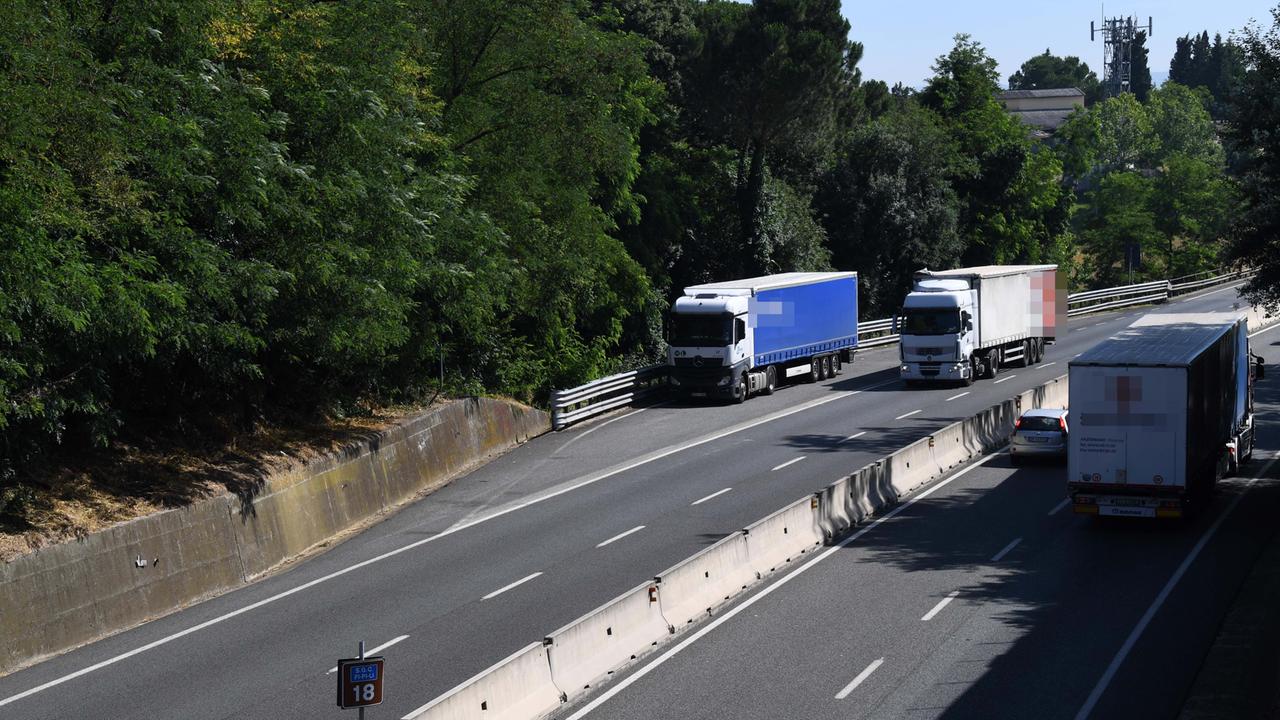 Fi-Pi-Li, strada beffa con le nuove regole per i camion: le soste sono impossibili