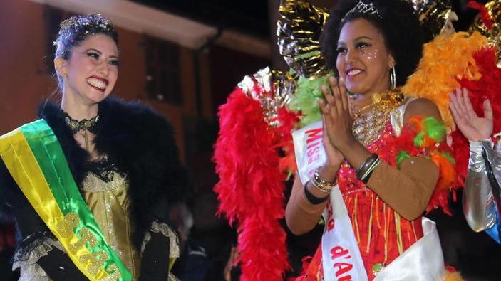 Eleonora è la splendida reginetta della kermesse da Tre soldi