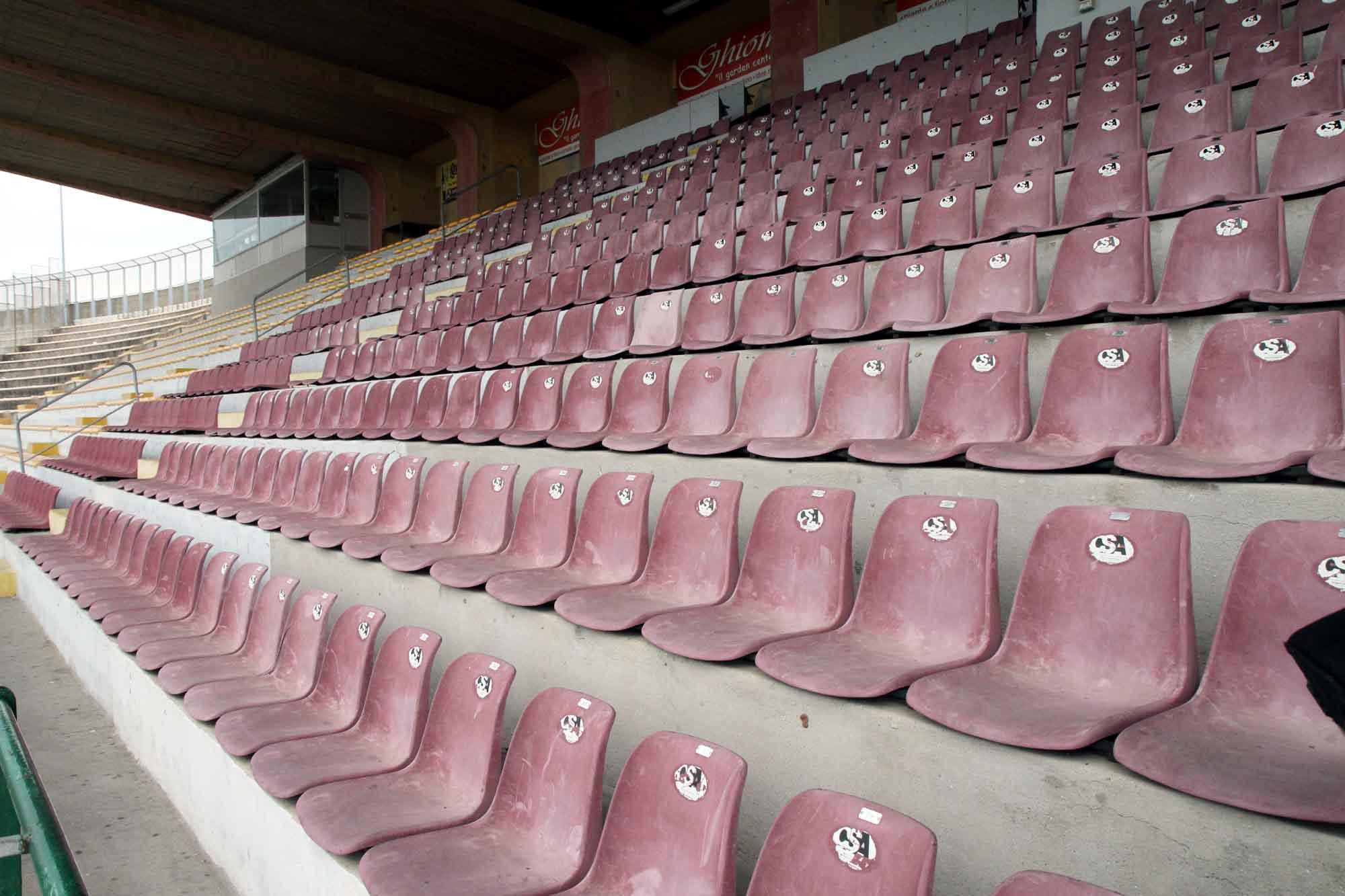Tifoso del Livorno muore a 58 anni allo stadio durante la partita