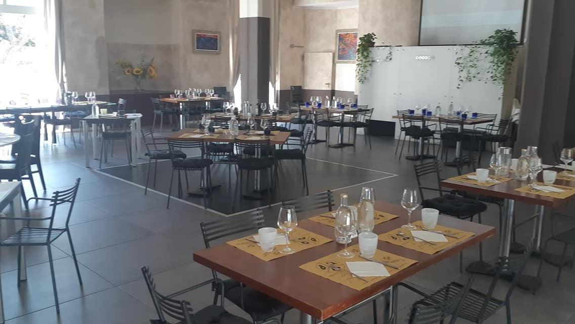 L'interno del locale dove è avvenuta la rissa