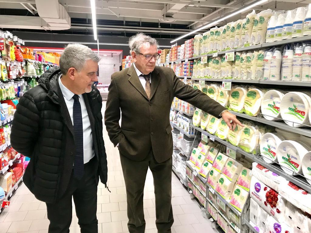 Nella foto il presidente Marco Lami con il direttore Fabio Tozzini mostrano la nuova linea
