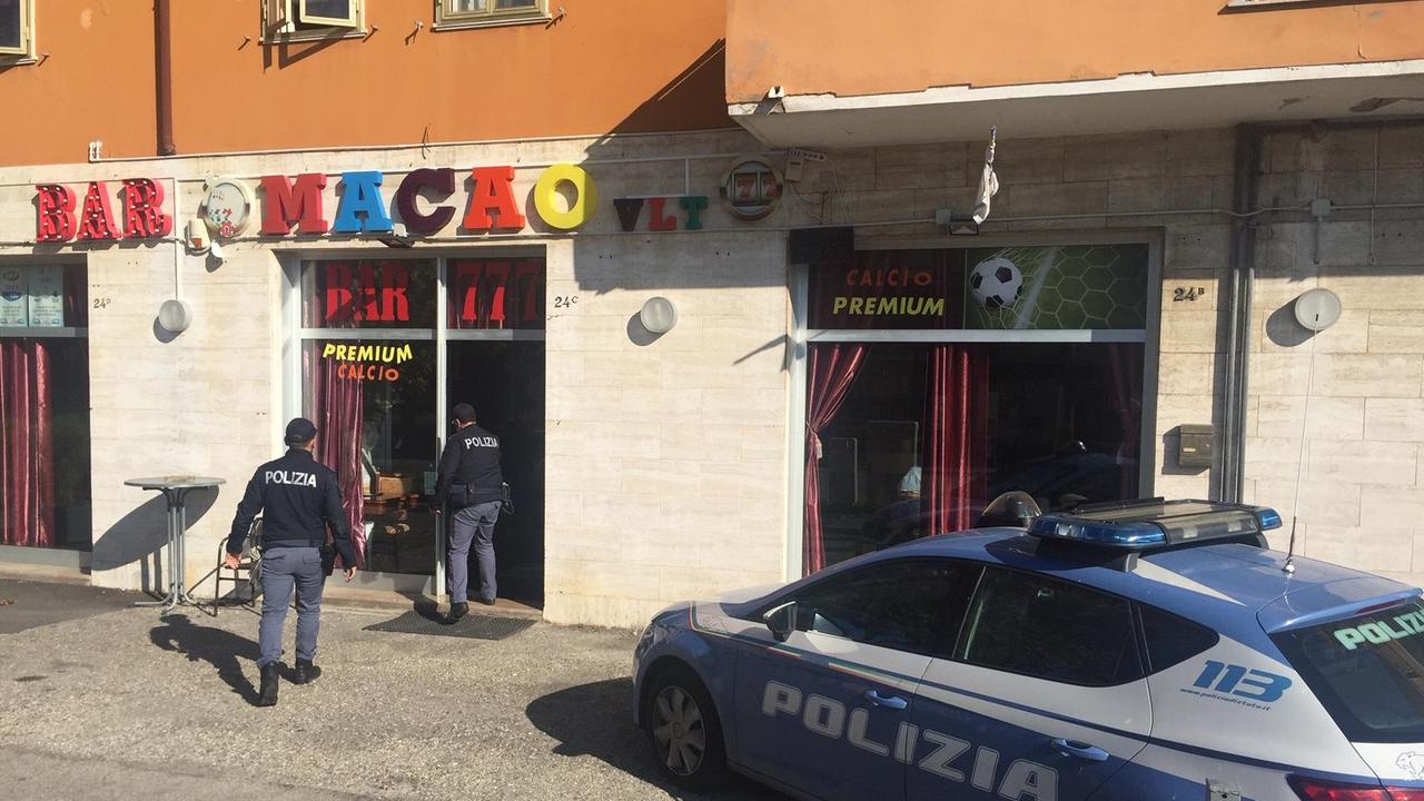 Non rispetta gli orari di chiusura, licenza sospesa