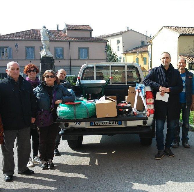Attrezzi agricoli donati a chi ha perso tutto