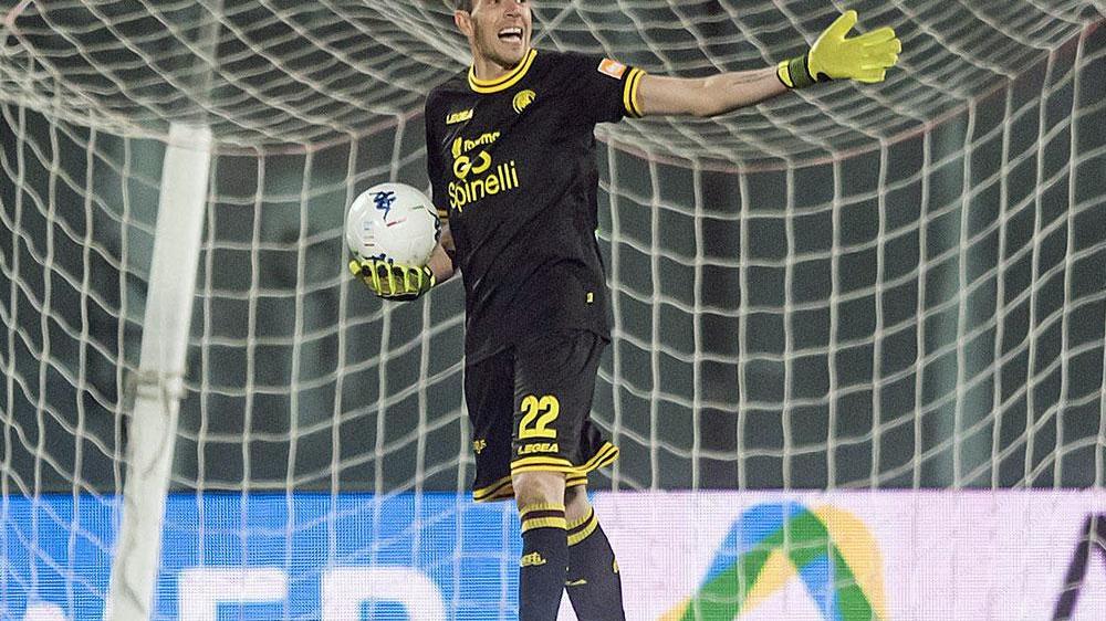 Doping, sospeso il portiere Luca Mazzoni. La sorella: "Non ha mai usato droghe"