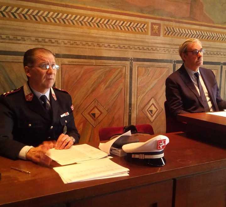 Il comandante della polizia municipale Dario Pancanti e il sindaco Vittorio Gabbanini