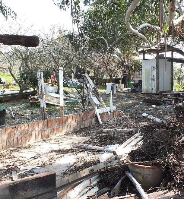 Abusi edilizi non demoliti il terreno passa al Comune 