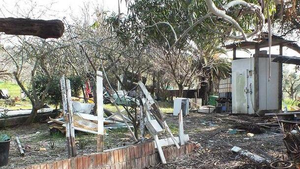 Abusi edilizi non demoliti il terreno passa al Comune