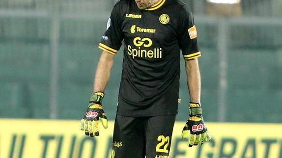 Luca Mazzoni, 35 anni da compiere il 29 marzo, sotto contratto con il Livorno fino a giugno
