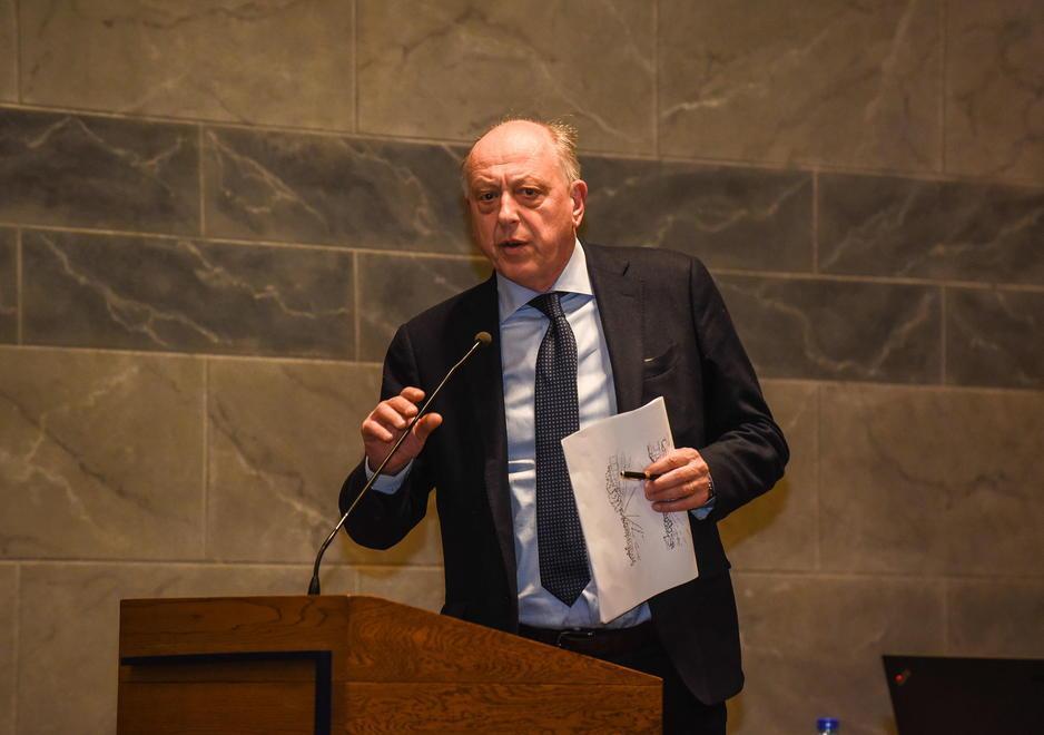 Menesini non partecipa: «Incontro inutile» Tambellini: «Immobilismo della Provincia» 