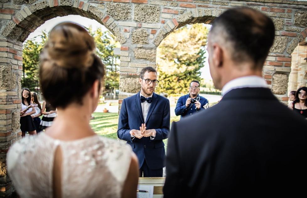 Boom dei matrimoni civili nella cornice del tufo 