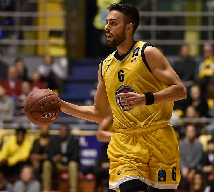 La Bondi con Swann e Campbell prepara la grande sfida a Vujacic