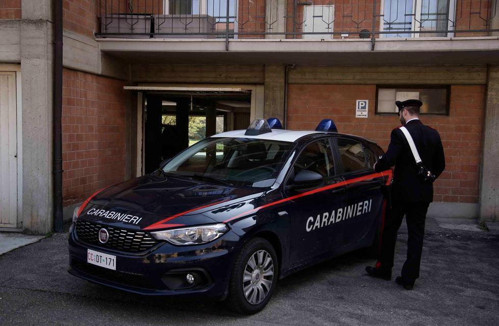 Evade dagli arresti domiciliari per andare in piazza, arrestato 