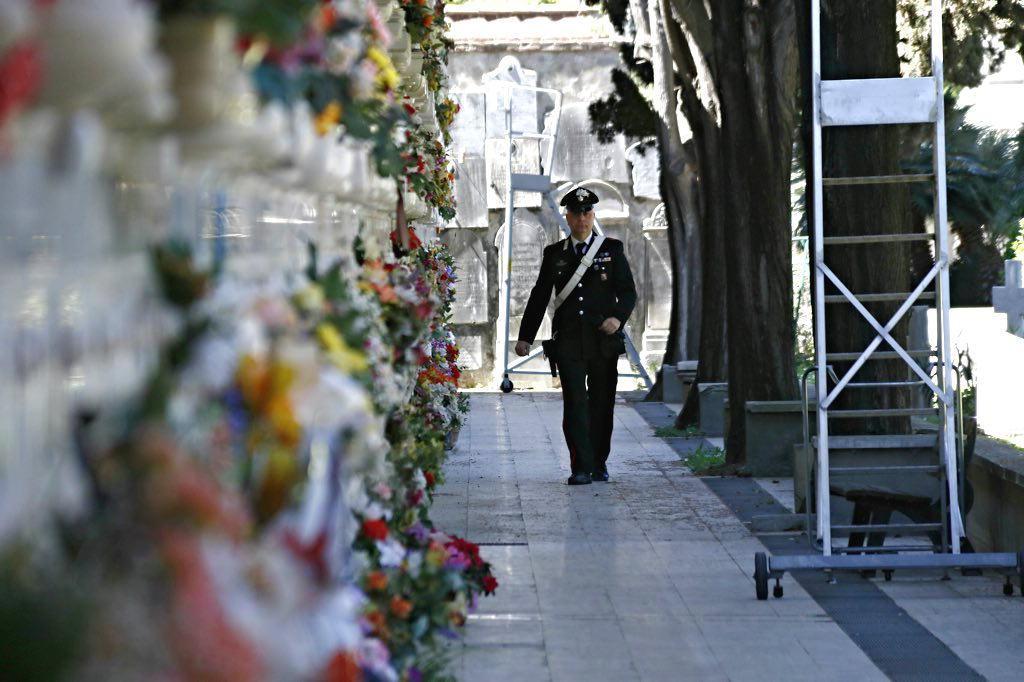 Un cimitero (foto archivio)