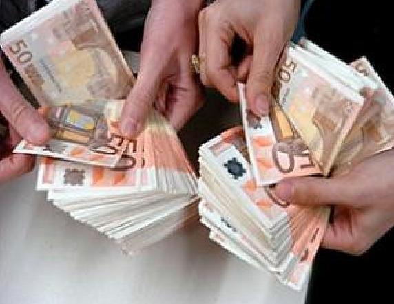 Intercettato un plico dalla Cina per falsificare 5mila banconote 