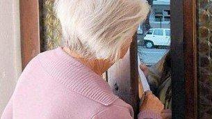 «Contro le truffe non fate entrare estranei, se qualcosa è insolito avvisate subito il 112»