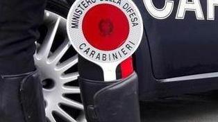 Arrestato per la lite nel bar se la prende con i carabinieri
