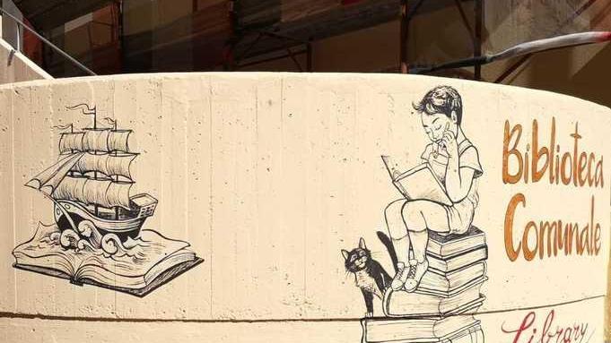 Segni d’arte alla biblioteca con i murale di Cannella