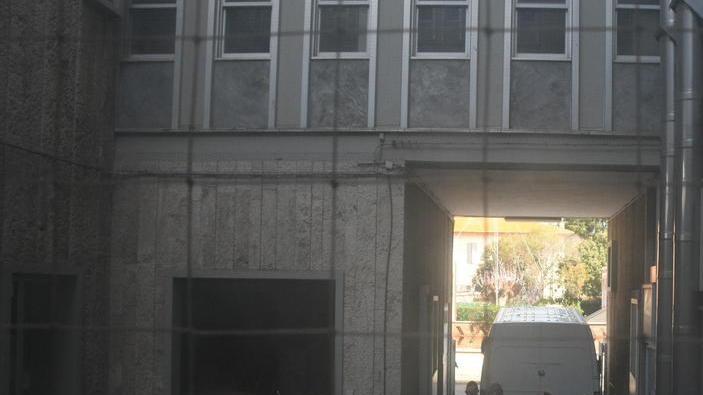 Cade una bombola, paura all’Agenzia delle Entrate