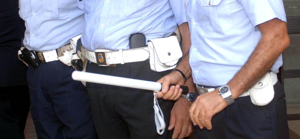 Armi alla polizia municipale scatta il consiglio no stop 