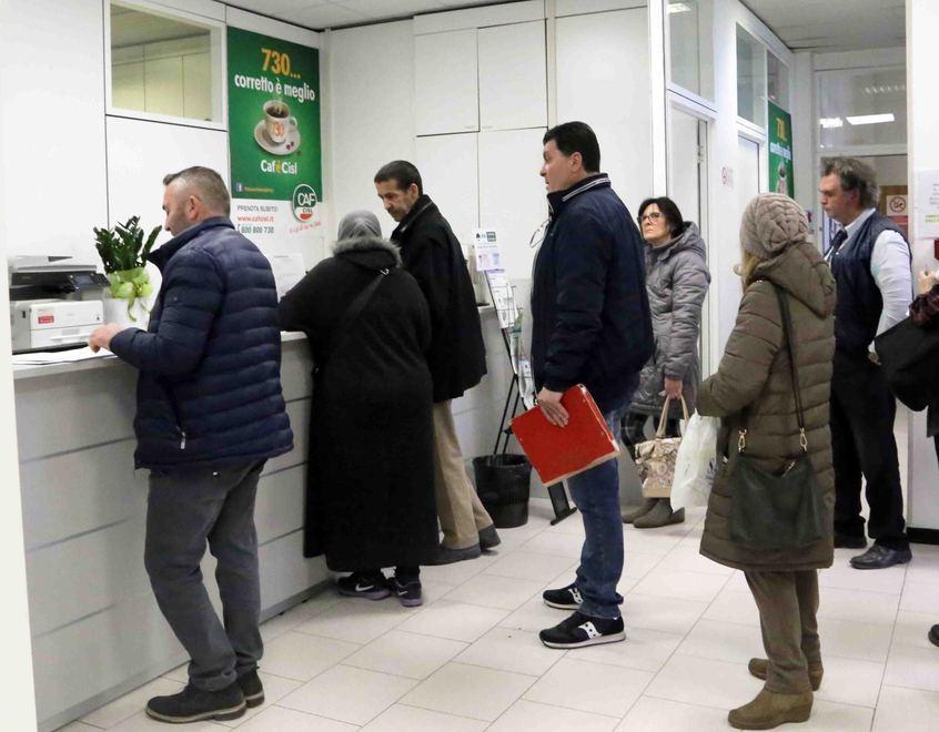 Reddito, a Ferrara debutto soft Alle poste il contacode segna zero 