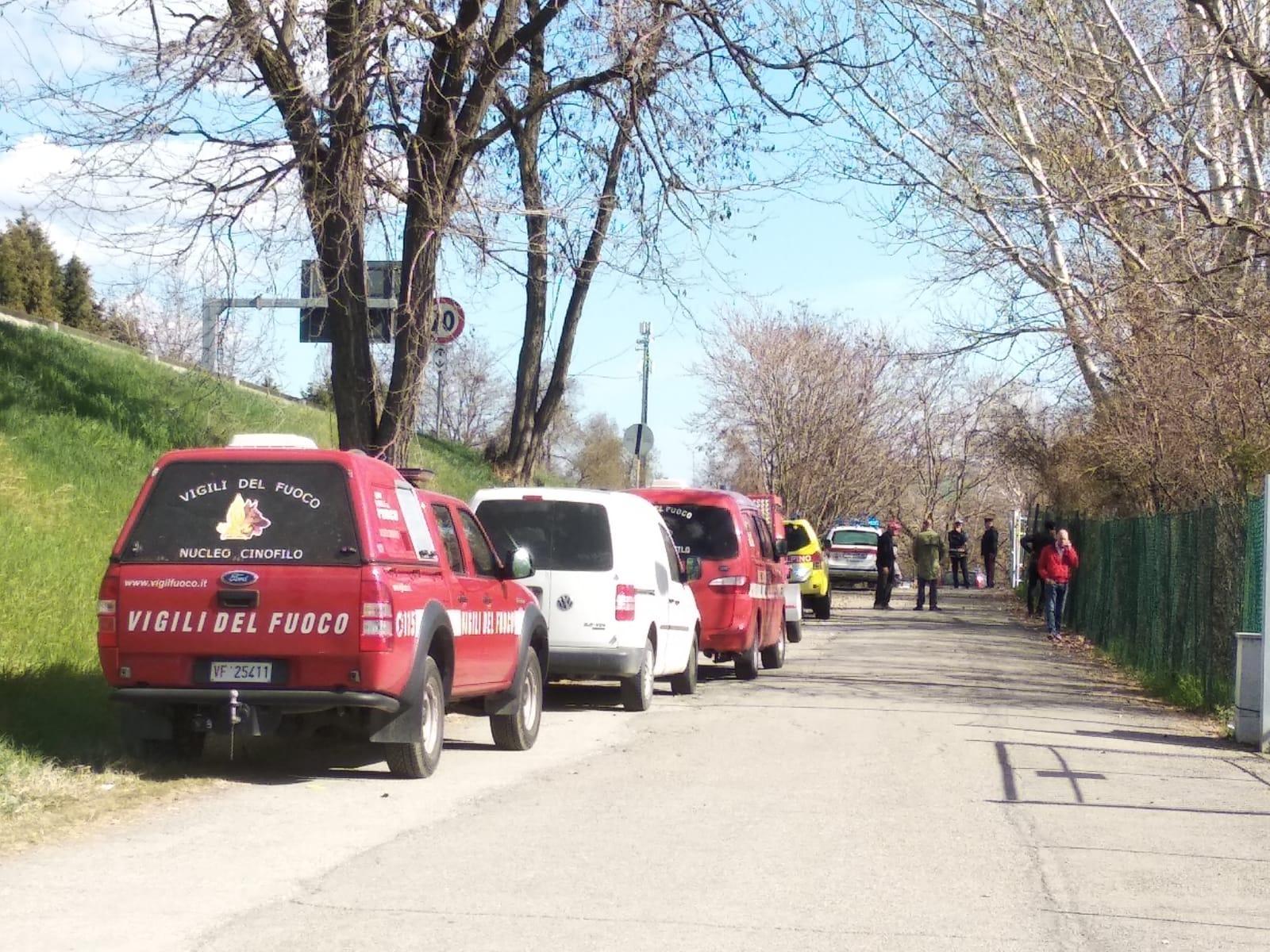 Lo schieramento di forze a Castellarano per le ricerche della 62enne trovata morta (foto Fornaciari)