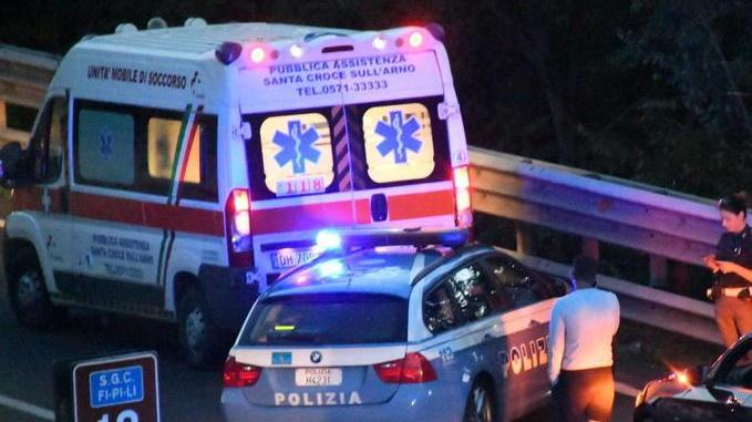 I soccorsi in superstrada dopo il tamponamento mortale