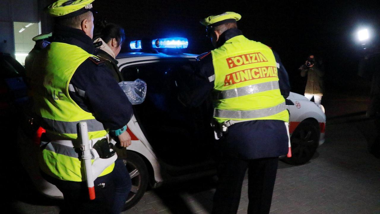 Un intervento della polizia municipale (archivio)