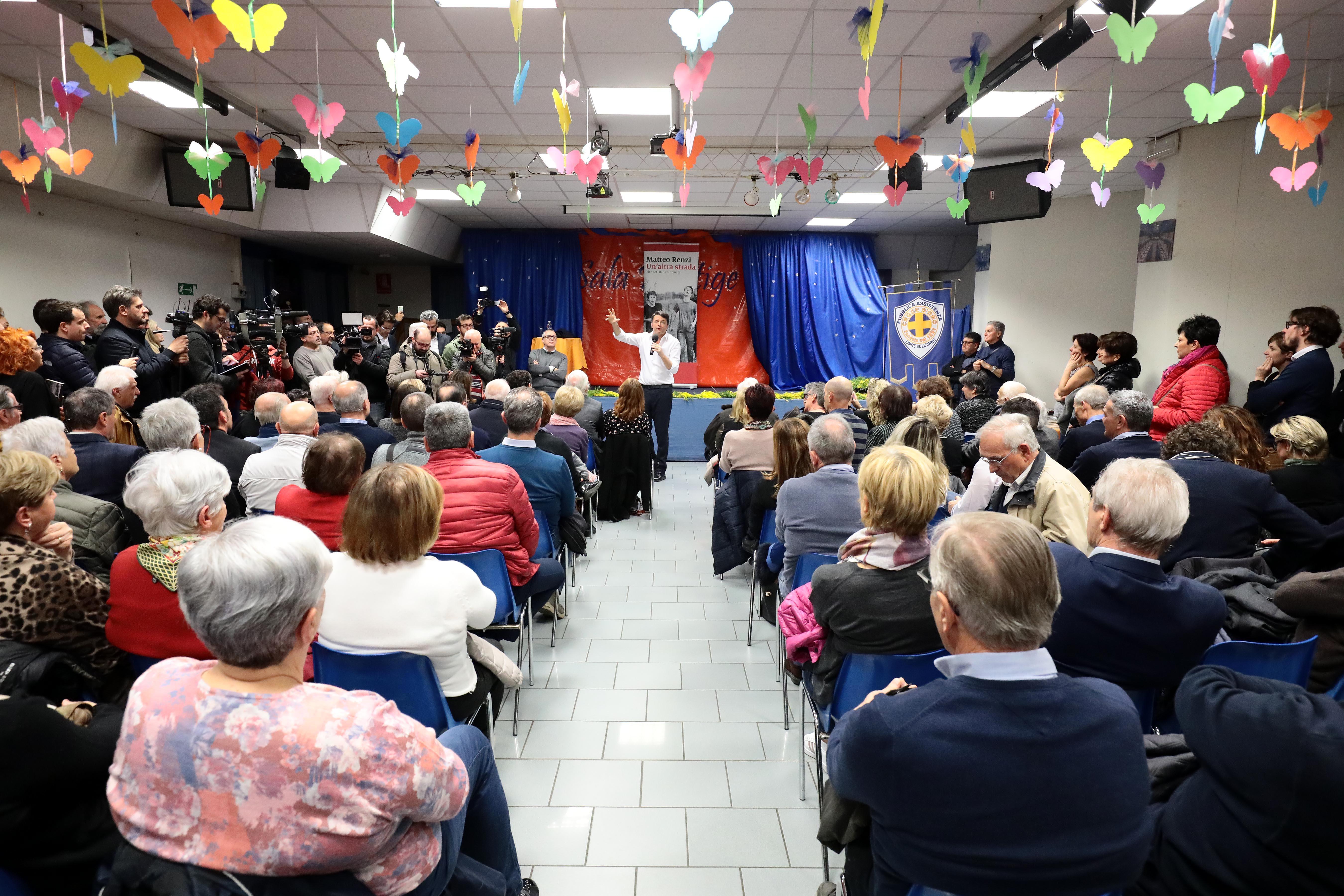 Bagno di folla per Renzi a Limite