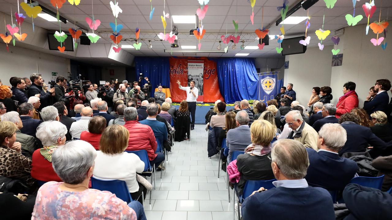 Bagno di folla per Renzi a Limite