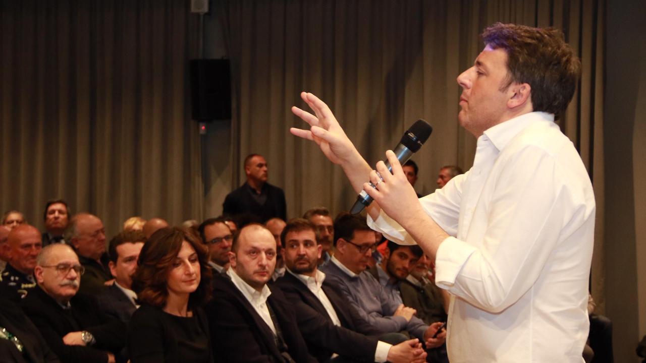 Renzi ai pratesi: "Vi siete spaccati la schiena senza aspettare il sussidio"