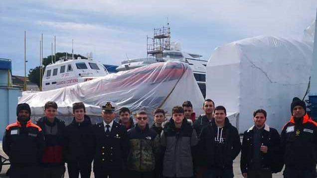 Gli studenti del Nautico a lezione in Capitaneria