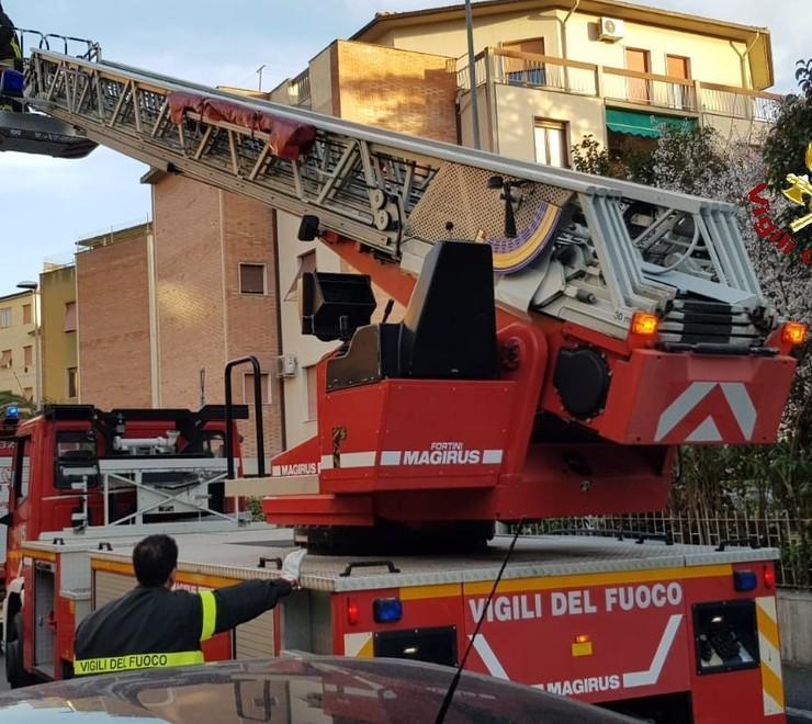 Discute con la badante e minaccia di far saltare in aria l’appartamento 