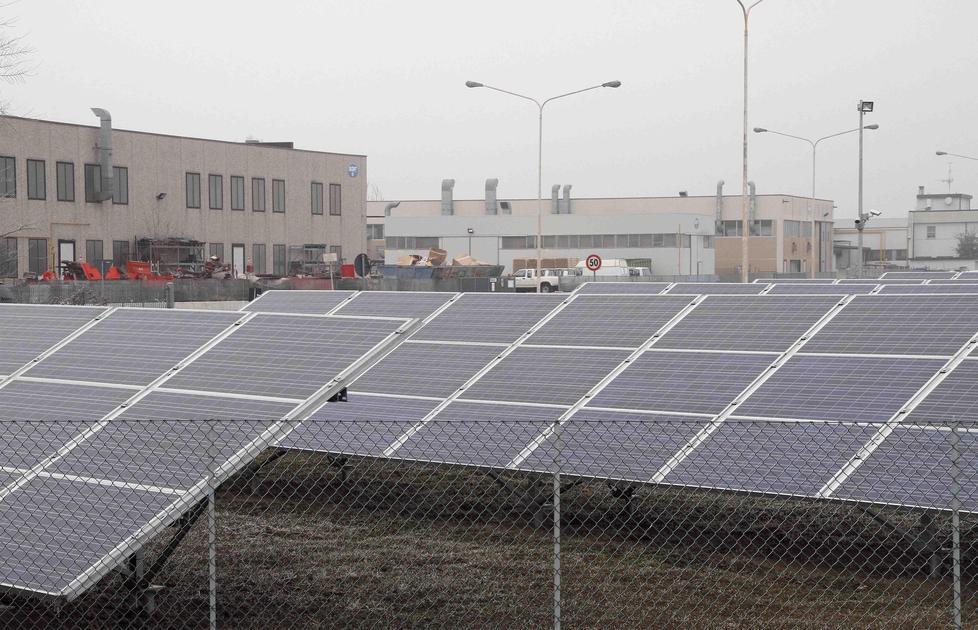 Industria, case e trasporti Maxi-taglio delle emissioni 