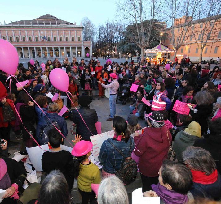 La giornata delle donne parte da “Lunenomadi” perché insieme si può 