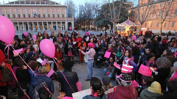 La giornata delle donne parte da “Lunenomadi” perché insieme si può