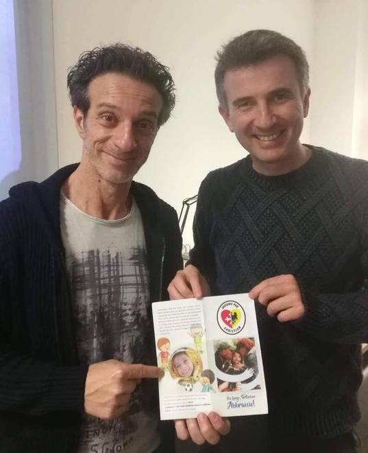 Calciatori, artisti e sportivi lottano insieme a Christian 