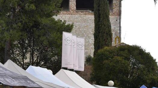 Mercato sotto alle celle «Detenuti umiliati»