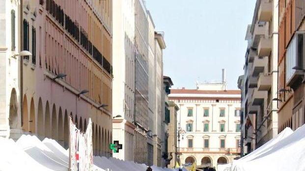 Stop ai mercatini in città La Regione al Comune «Le norme sono chiare»