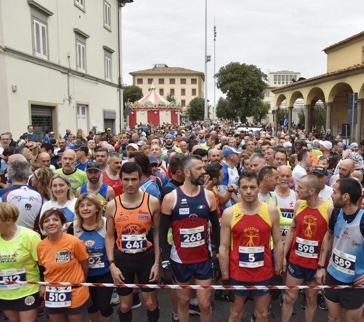 Half Marathon, un successo: l’esercito dei podisti si prende il cuore di Empoli 