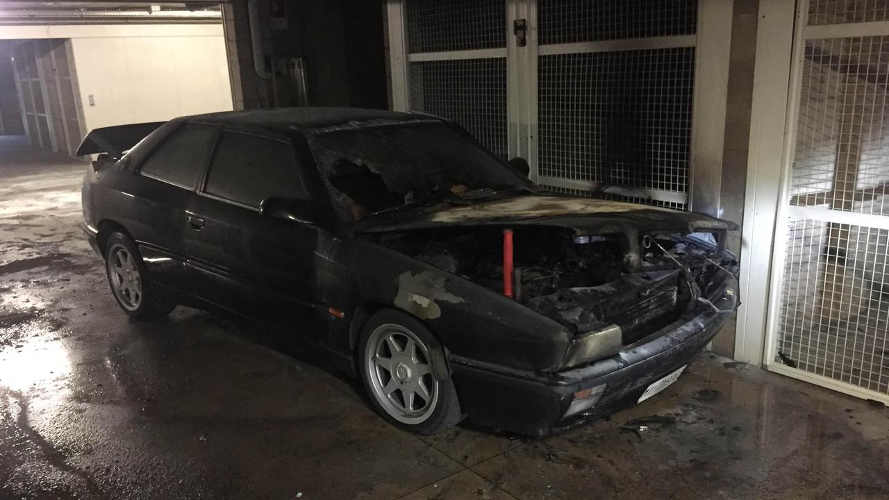 Brucia un'auto nel garage interrato di via Pansa
