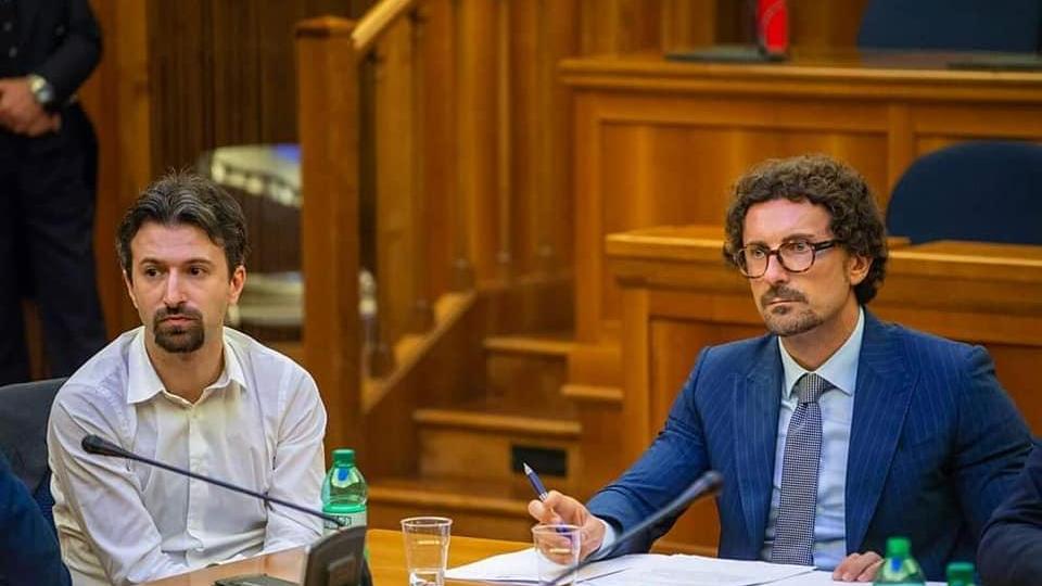 Il sottosegretario Michele Dell'Orco con il ministro Toninelli