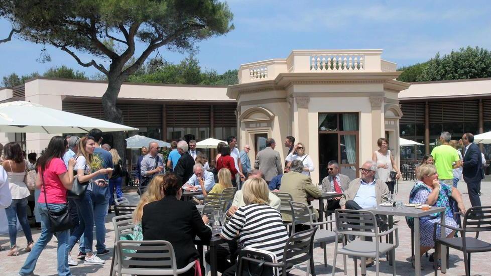 Baristi, camerieri, cuochi, accoglienza: i locali assumono 16 persone stagionali