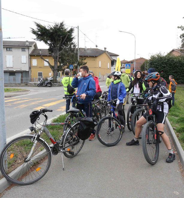 Una ciclabile per Alfonsina dalla pedalata alla cerimonia 